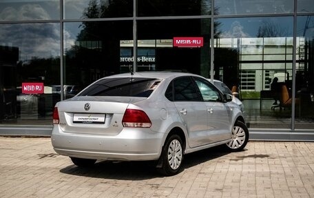 Volkswagen Polo VI (EU Market), 2011 год, 700 000 рублей, 2 фотография