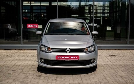 Volkswagen Polo VI (EU Market), 2011 год, 700 000 рублей, 3 фотография