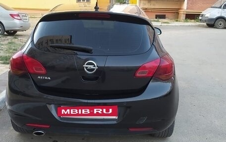 Opel Astra J, 2011 год, 670 000 рублей, 3 фотография