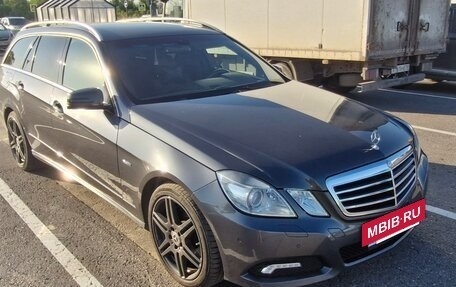 Mercedes-Benz E-Класс, 2010 год, 2 100 000 рублей, 3 фотография