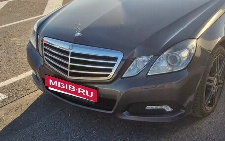 Mercedes-Benz E-Класс, 2010 год, 2 100 000 рублей, 2 фотография