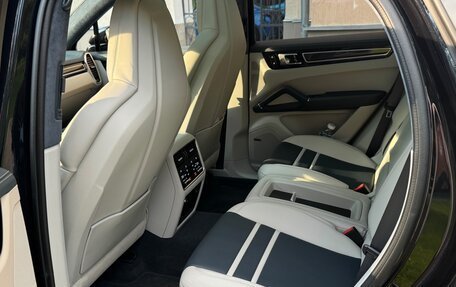 Porsche Cayenne III, 2021 год, 16 000 000 рублей, 9 фотография