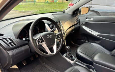 Hyundai Solaris II рестайлинг, 2011 год, 680 000 рублей, 12 фотография