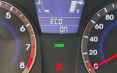 Hyundai Solaris II рестайлинг, 2011 год, 680 000 рублей, 18 фотография