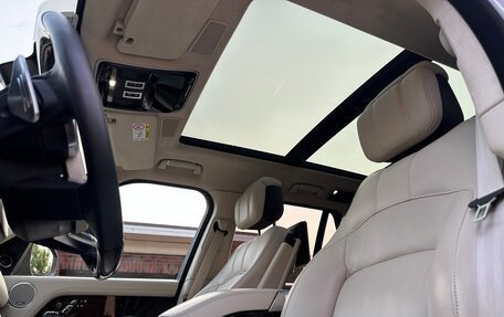 Land Rover Range Rover IV рестайлинг, 2019 год, 10 200 000 рублей, 12 фотография