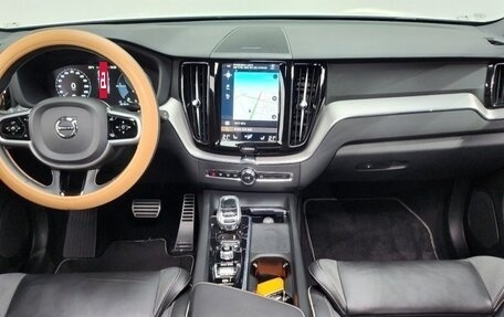 Volvo XC60 II, 2021 год, 2 830 000 рублей, 10 фотография