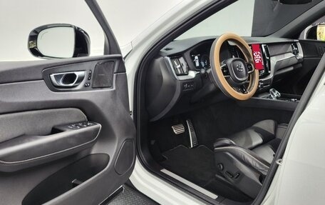 Volvo XC60 II, 2021 год, 2 830 000 рублей, 12 фотография