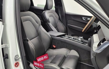 Volvo XC60 II, 2021 год, 2 830 000 рублей, 9 фотография
