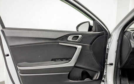 KIA cee'd III, 2021 год, 1 990 000 рублей, 20 фотография