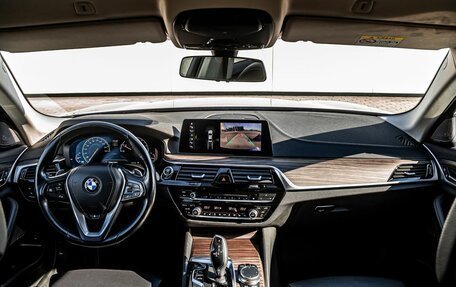 BMW 5 серия, 2018 год, 3 990 000 рублей, 11 фотография