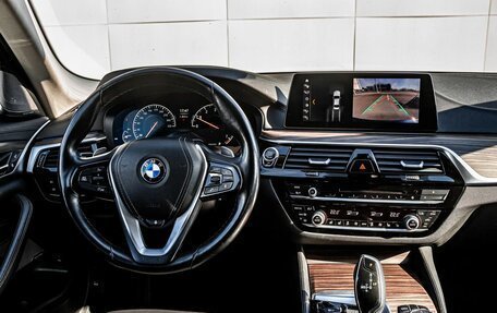BMW 5 серия, 2018 год, 3 990 000 рублей, 15 фотография