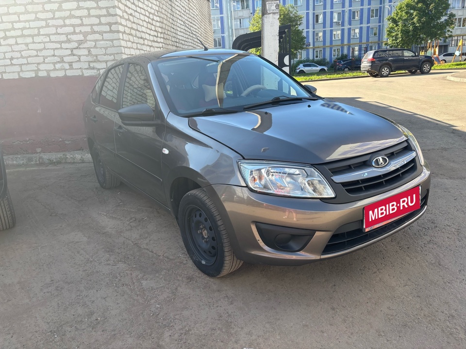ВАЗ (LADA) Granta I, 2017 год, 570 000 рублей, 2 фотография