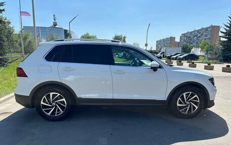 Volkswagen Tiguan II, 2018 год, 2 600 000 рублей, 5 фотография