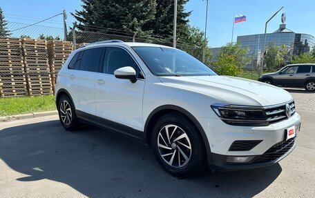 Volkswagen Tiguan II, 2018 год, 2 600 000 рублей, 3 фотография