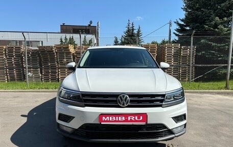 Volkswagen Tiguan II, 2018 год, 2 600 000 рублей, 6 фотография