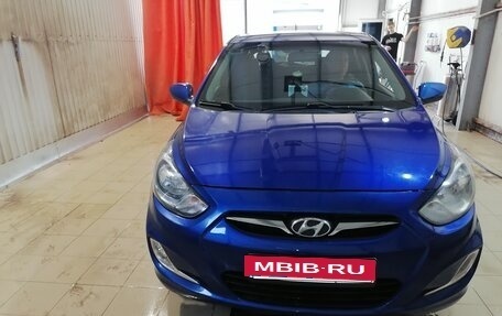Hyundai Solaris II рестайлинг, 2011 год, 870 000 рублей, 4 фотография