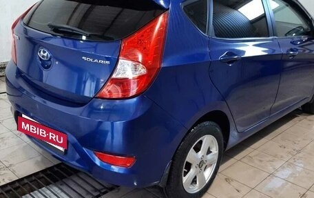 Hyundai Solaris II рестайлинг, 2011 год, 870 000 рублей, 5 фотография