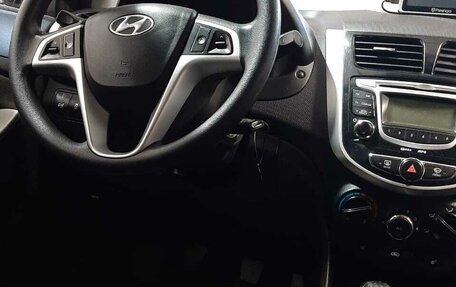 Hyundai Solaris II рестайлинг, 2011 год, 870 000 рублей, 19 фотография