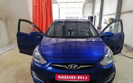 Hyundai Solaris II рестайлинг, 2011 год, 870 000 рублей, 13 фотография