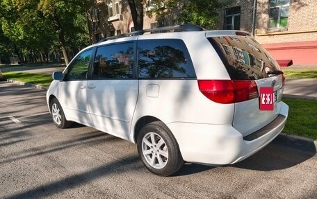 Toyota Sienna II рестайлинг, 2004 год, 1 150 000 рублей, 5 фотография