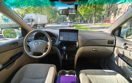 Toyota Sienna II рестайлинг, 2004 год, 1 150 000 рублей, 9 фотография