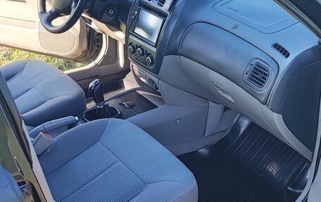 Mazda 323, 2002 год, 240 000 рублей, 12 фотография