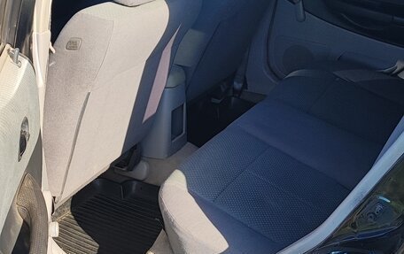 Mazda 323, 2002 год, 240 000 рублей, 15 фотография