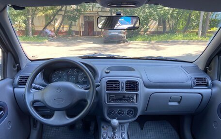 Renault Clio III, 2001 год, 300 000 рублей, 13 фотография