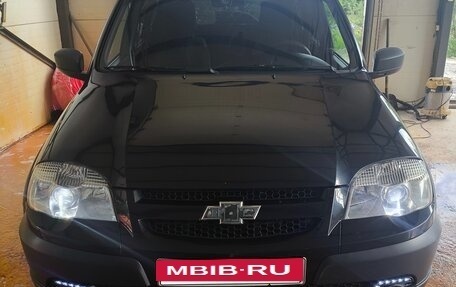 Chevrolet Niva I рестайлинг, 2018 год, 699 000 рублей, 2 фотография