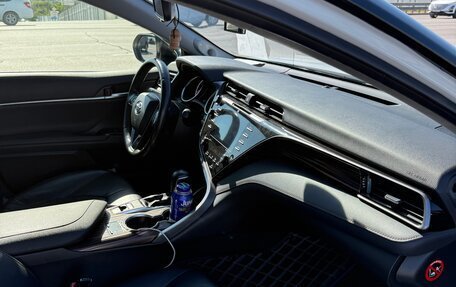 Toyota Camry, 2019 год, 2 900 000 рублей, 6 фотография