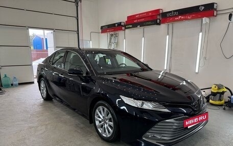 Toyota Camry, 2019 год, 2 190 000 рублей, 2 фотография
