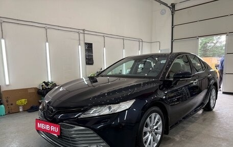 Toyota Camry, 2019 год, 2 190 000 рублей, 4 фотография