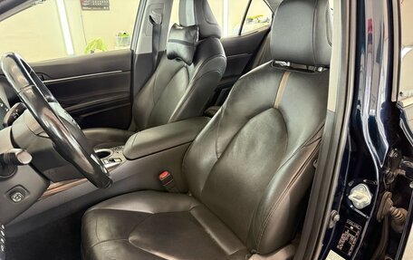 Toyota Camry, 2019 год, 2 190 000 рублей, 17 фотография