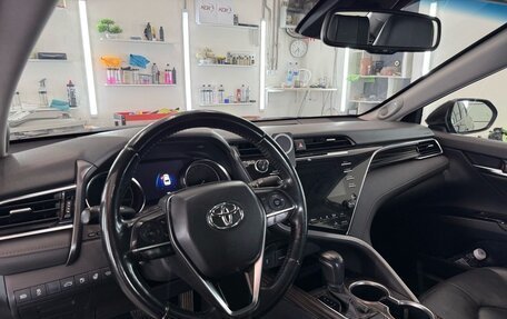 Toyota Camry, 2019 год, 2 190 000 рублей, 16 фотография