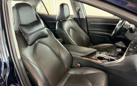 Toyota Camry, 2019 год, 2 190 000 рублей, 20 фотография