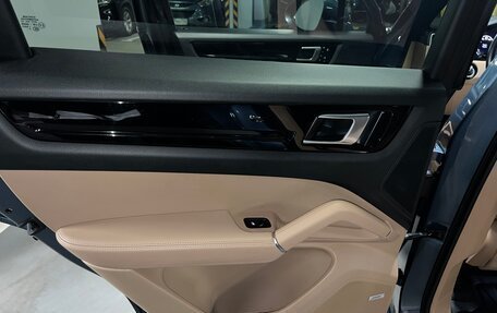 Porsche Cayenne III, 2019 год, 5 090 000 рублей, 26 фотография