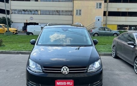 Volkswagen Sharan II, 2017 год, 1 699 000 рублей, 2 фотография