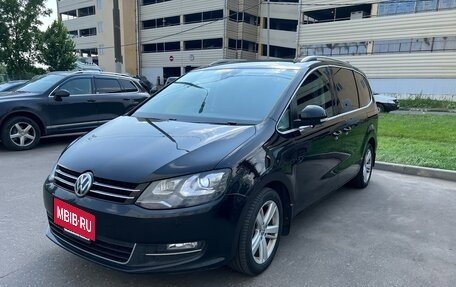 Volkswagen Sharan II, 2017 год, 1 699 000 рублей, 4 фотография