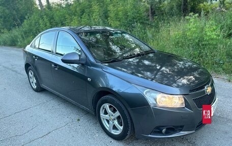 Chevrolet Cruze II, 2011 год, 550 000 рублей, 3 фотография