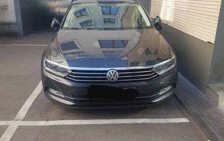Volkswagen Passat B8 рестайлинг, 2019 год, 1 950 000 рублей, 1 фотография