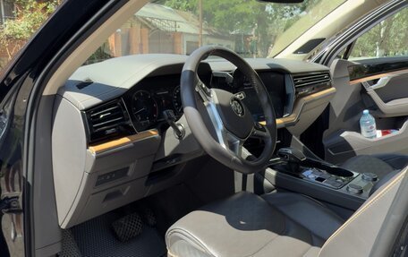 Volkswagen Touareg III, 2019 год, 5 600 000 рублей, 9 фотография