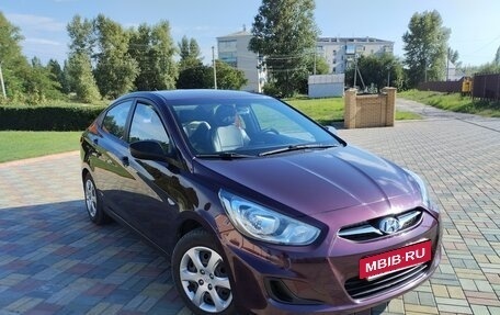Hyundai Accent IV, 2011 год, 900 000 рублей, 2 фотография