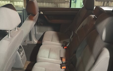 Volkswagen Touran III, 2010 год, 620 000 рублей, 10 фотография