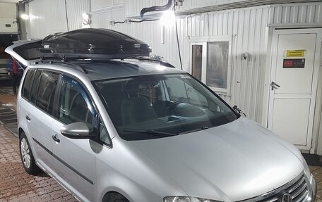 Volkswagen Touran III, 2010 год, 620 000 рублей, 7 фотография