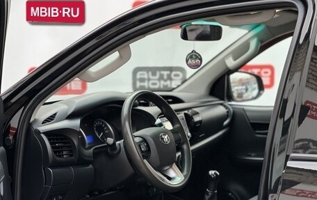 Toyota Hilux VIII, 2015 год, 2 699 990 рублей, 9 фотография