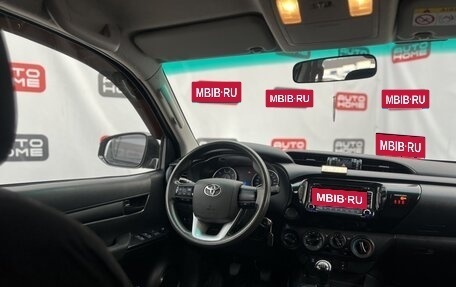 Toyota Hilux VIII, 2015 год, 2 699 990 рублей, 10 фотография