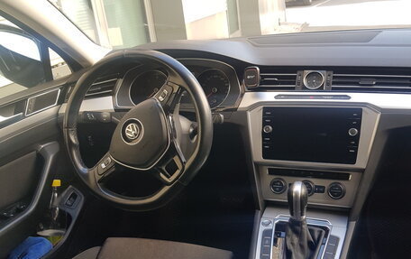 Volkswagen Passat B8 рестайлинг, 2019 год, 1 950 000 рублей, 3 фотография
