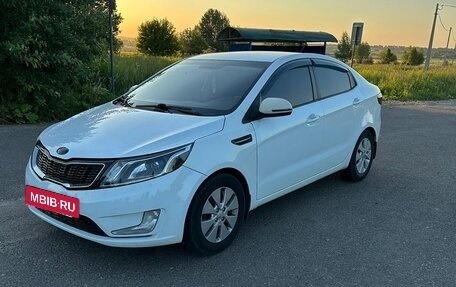 KIA Rio III рестайлинг, 2015 год, 700 000 рублей, 3 фотография