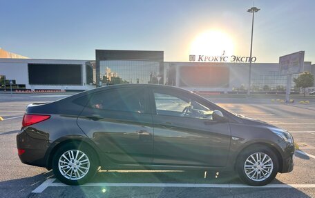 Hyundai Solaris II рестайлинг, 2016 год, 900 000 рублей, 18 фотография