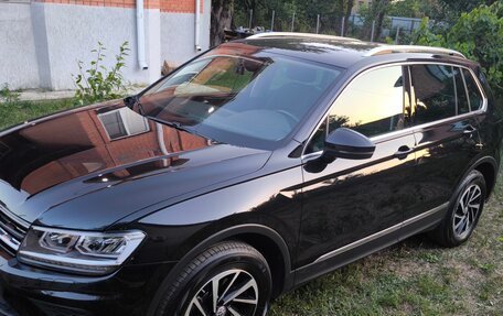 Volkswagen Tiguan II, 2018 год, 2 370 000 рублей, 3 фотография